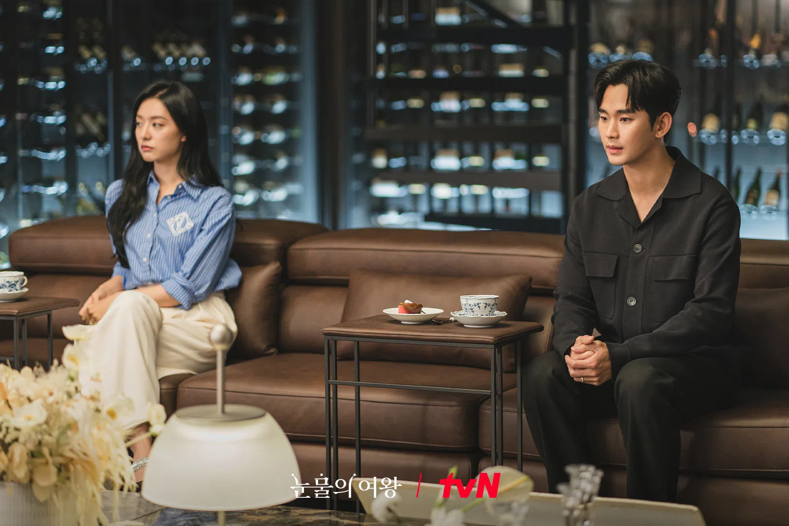 夫妻俩本来如胶似漆，三年后却陷入婚姻危机。（取自tvN脸书）