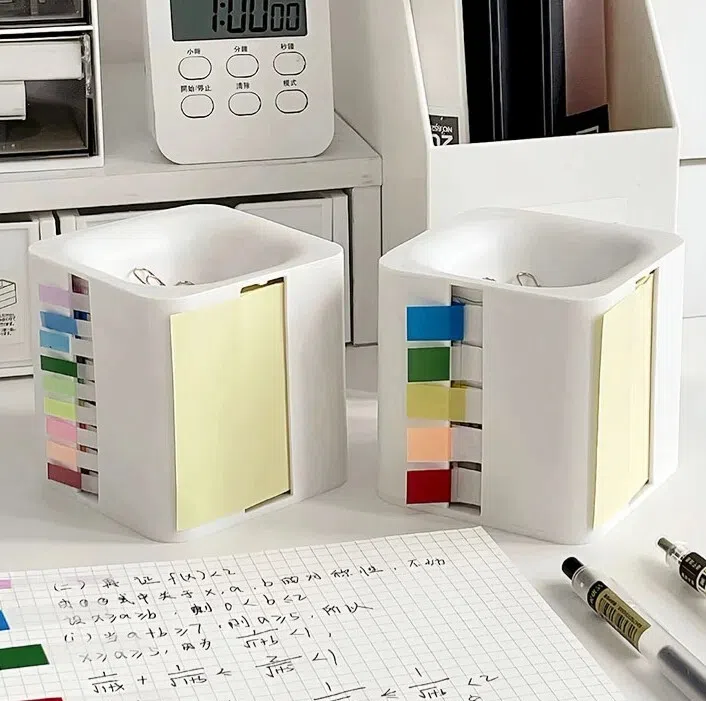 Memo Cube把几种常用便签小文具集中在一个方盒中。（取自ohhappyfry.com）