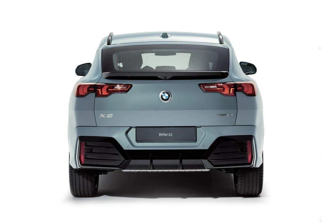 车子后部有突出的喇叭形轮拱和肌肉感十足的肩部。（宝马提供）