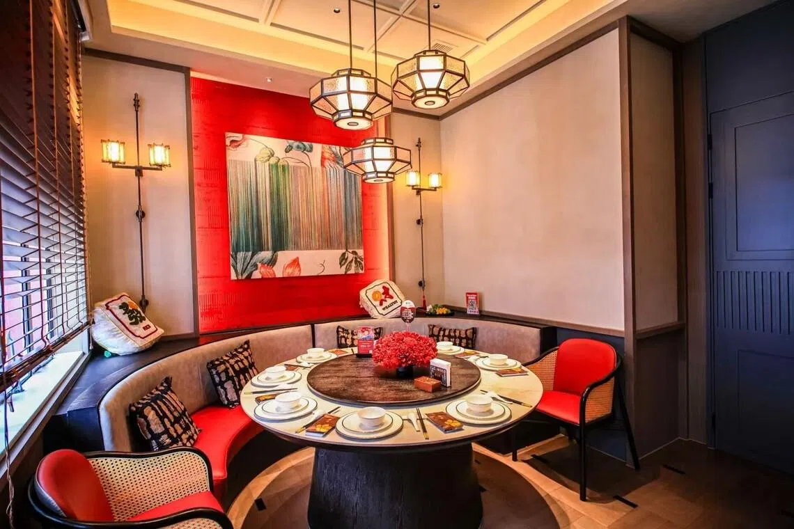 “湘厨”二楼有四个不同规格的雅致包间，最大可容纳16人。（餐馆提供）