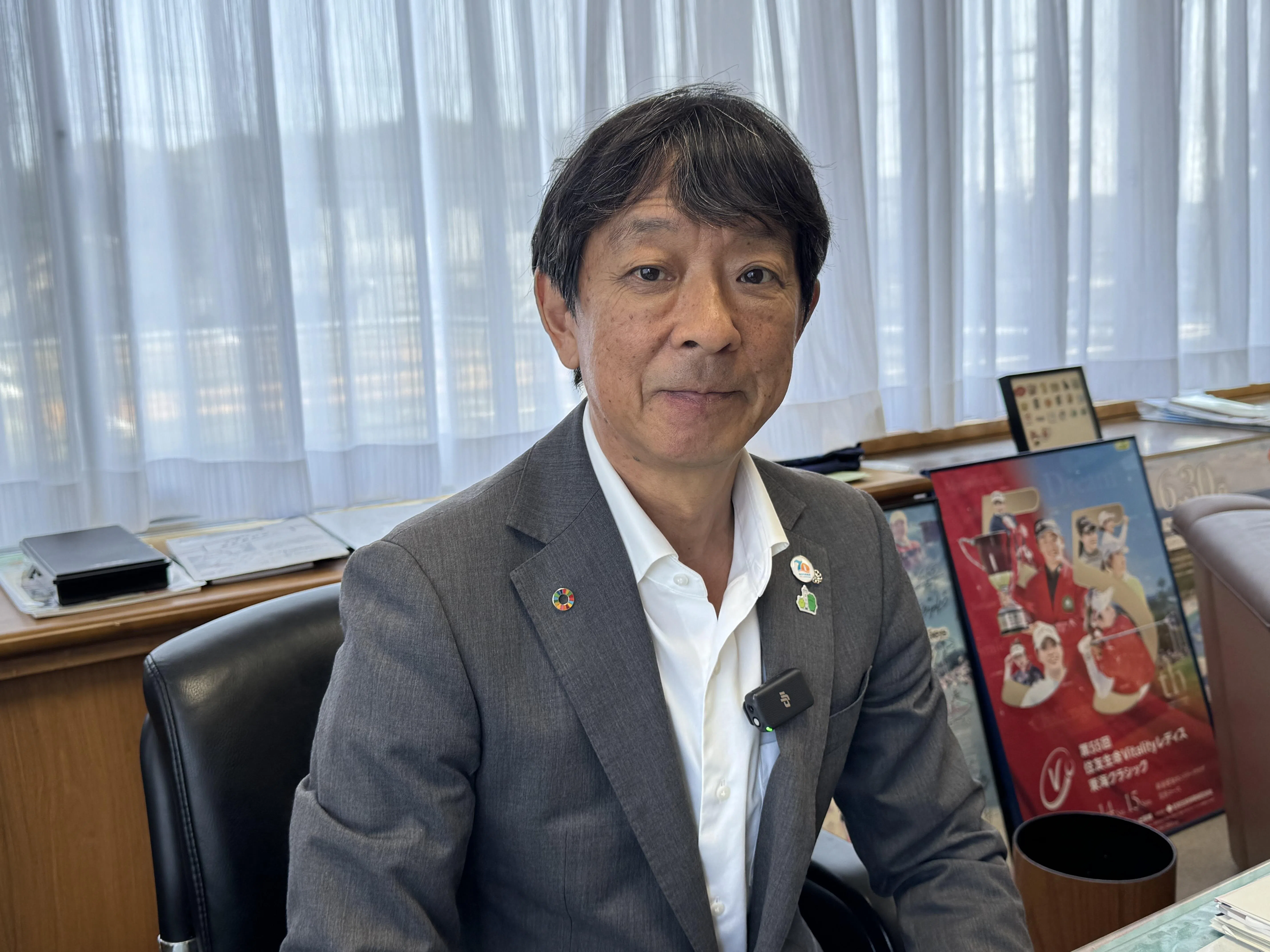 美滨町町长八谷充则希望新日学生们的草根交流能为深化新日两国合作谱上新曲。（符祝慧摄）