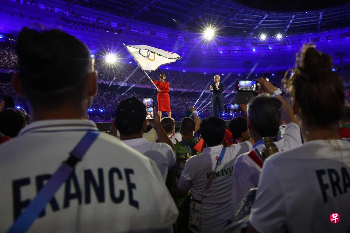 奥运会】巴黎奥运圣火熄灭2028年洛杉矶再燃| 联合早报