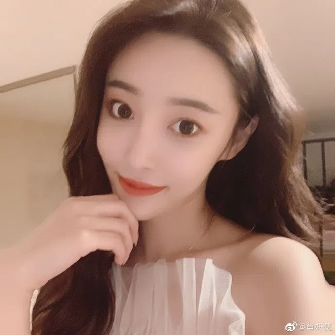 肖妍倪样子甜美。（取自肖妍倪微博）