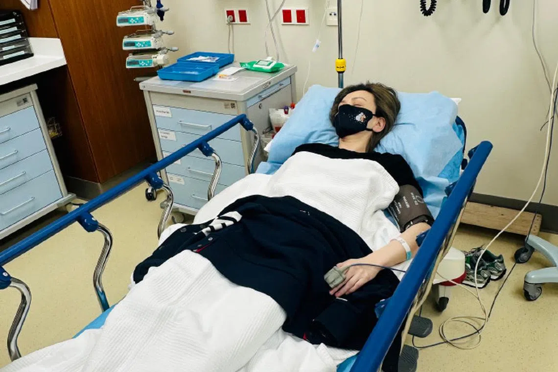 王琳在微博贴出卧病在床的照片，急坏粉丝。（取自王琳微博）