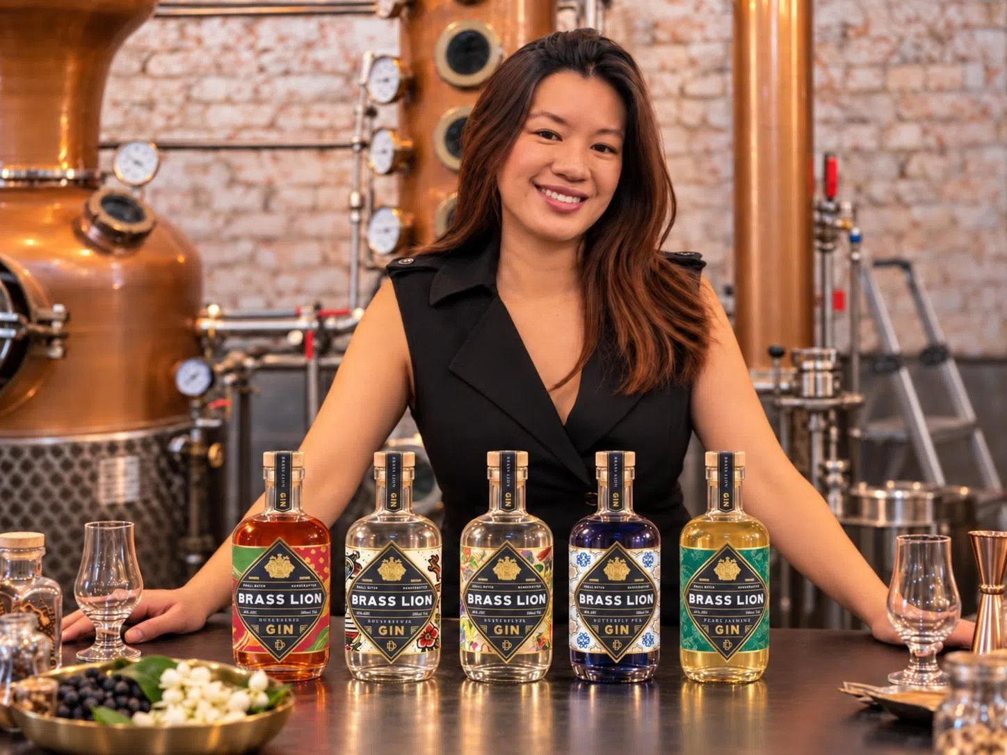 Brass Lion Distillery founder Jamie Koh tells Singapore’s stories through gin.（Photo: Brass lion Distillery）