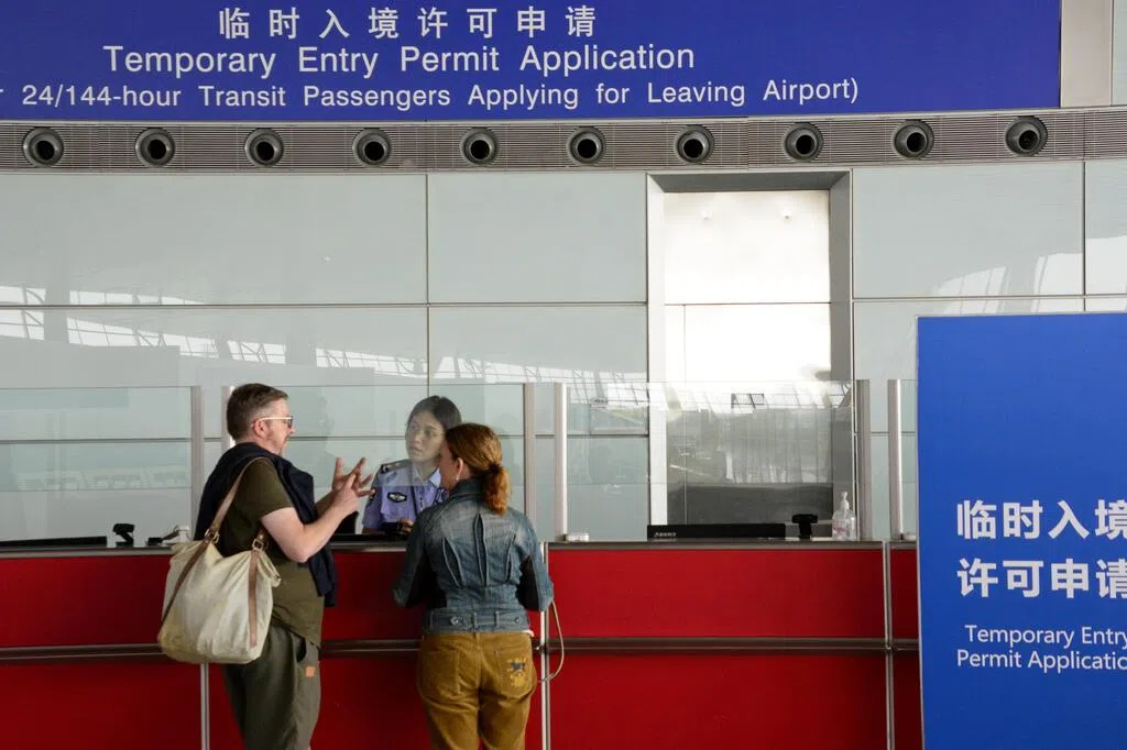 中国出入境管理新规上路 相关中介机构人员备案管理