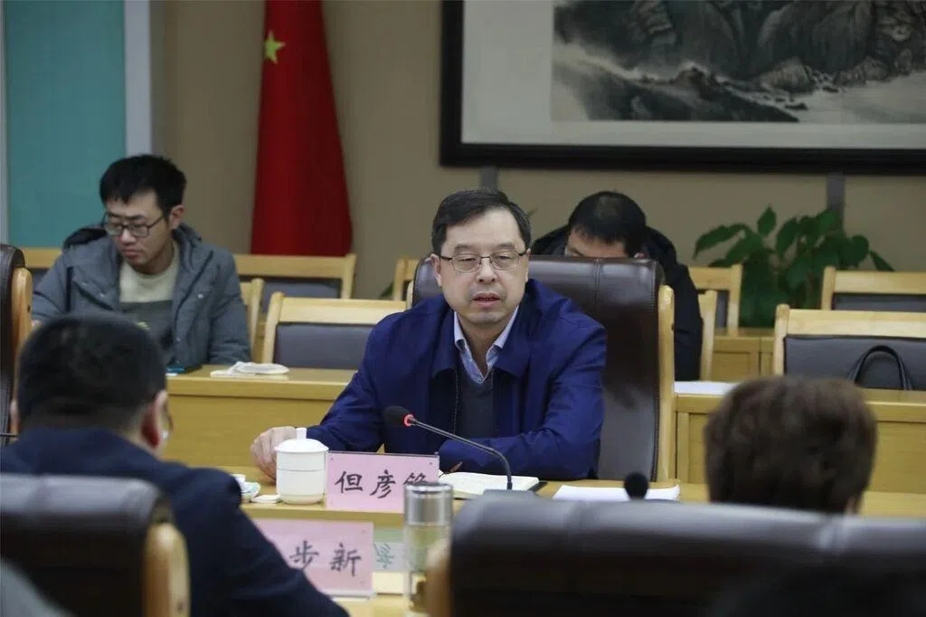 但彦铮辞去重庆副市长职务