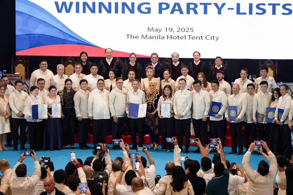 麦思·仁尔：菲律宾政治家族斗争为小党带来契机