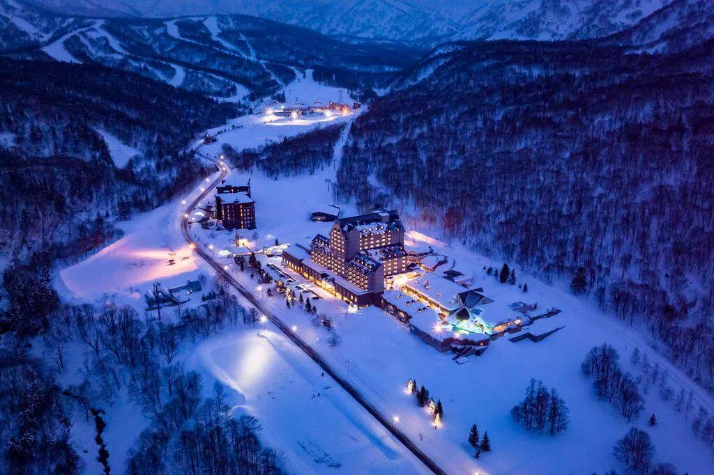 北海道滑雪度假村 秘境中邂逅粉雪