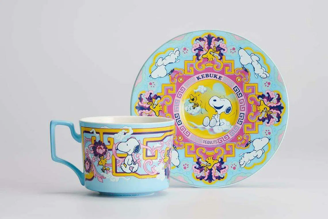 “心花怒放点心杯盘组”寓意吉祥富贵。（互联网）