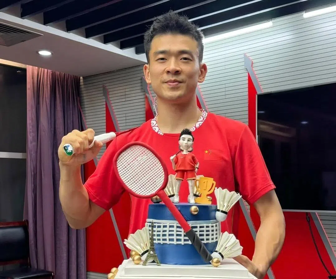 郑思维（图）在2024年底退出国际赛，并在去年11月和搭档黄雅琼赢得中国全运会金牌后正式退役。（取自郑思维微博）