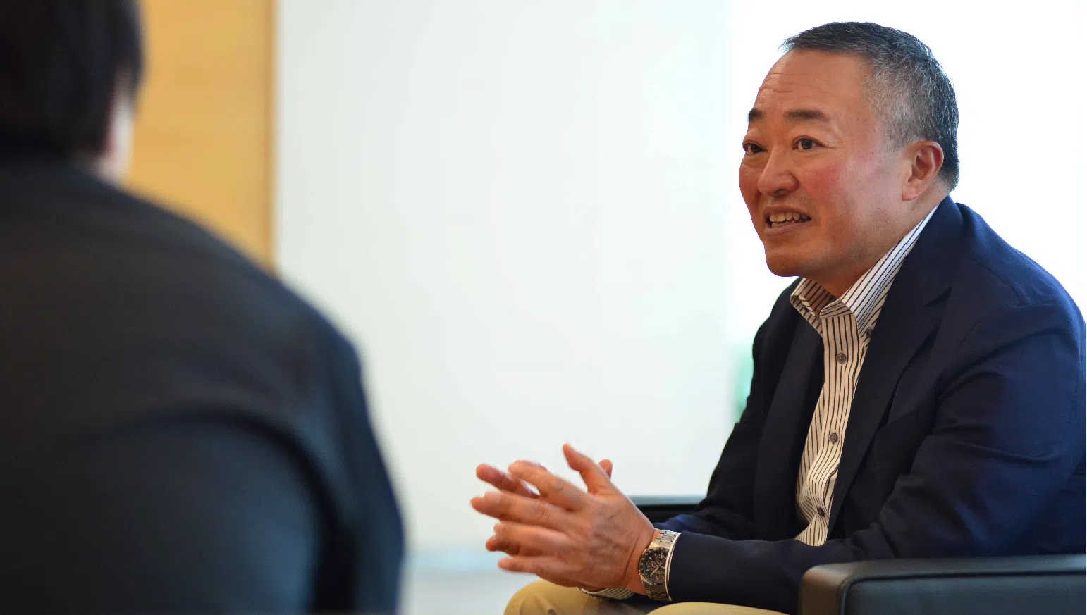 富士胶片商业创新社长兼首席执行官浜直树表示，公司通过深入分析亚太地区企业的业务流程，不断创造价值，而他本身期望能运用自己在信息管理方面的专业做出贡献。（图/富士胶片商业创新提供）