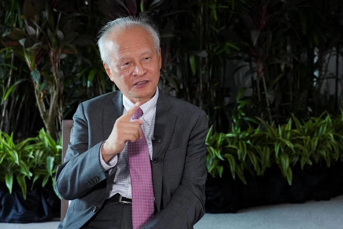 中国外交部前副部长、中国前驻美大使崔天凯星期天（6月4日）在香格里拉对话会场边受访时说，若要恢复与中国的高层防务会谈，美国就必须先拿出诚意，减少在中国周边的军事部署。（路透社）