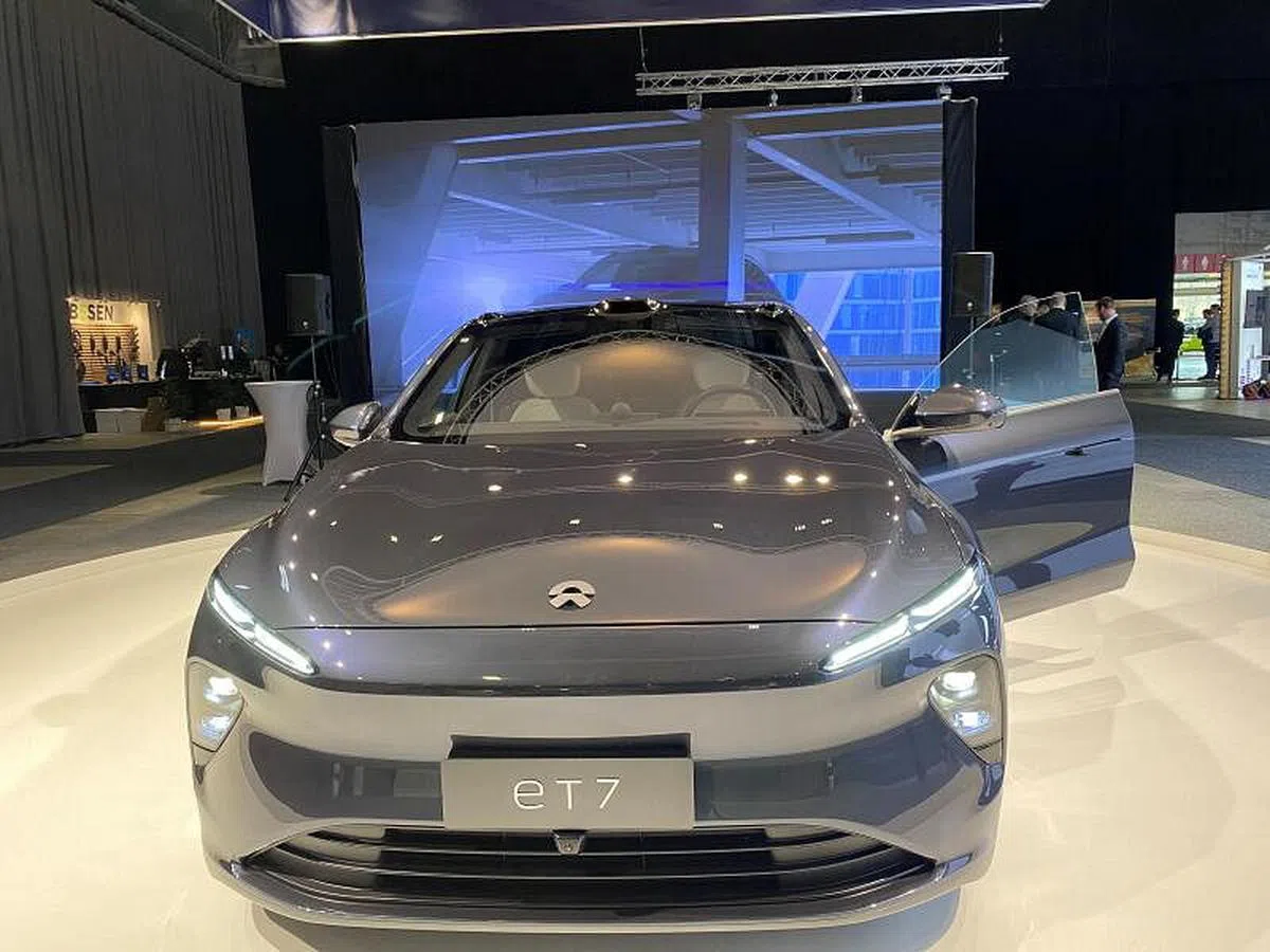 蔚来创始人兼首席执行官李斌说：“2022年将是蔚来重新加速的一年。自去年9月开始在挪威销售电动汽车之后，今年蔚来将打进更多国家和地区，以进一步扩大整个客户群。”（路透社）