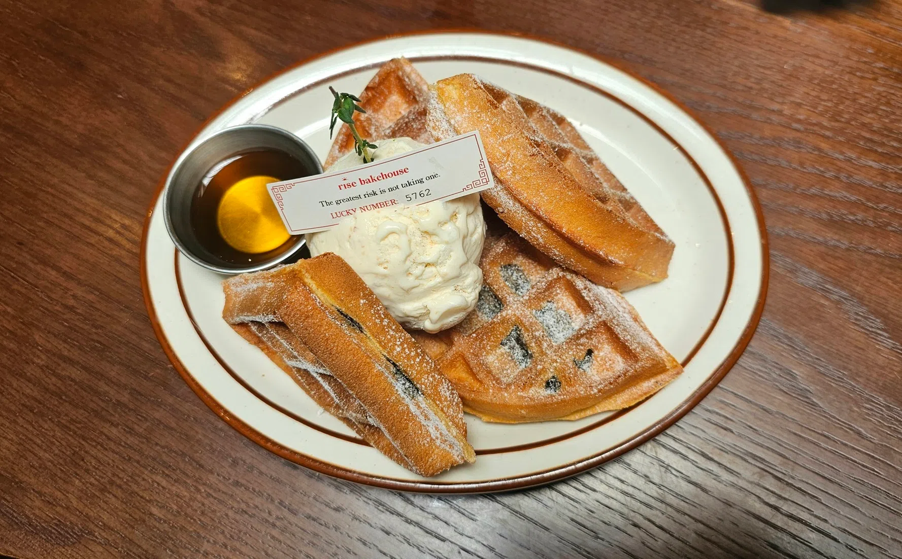 椰糖麻薯华夫饼吃起来Q弹可口。（黄亿敏摄）