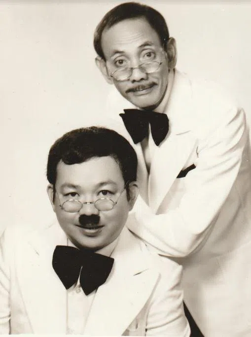 唐琥（左）与王沙（右）因电影《马来亚狂恋》结下缘分。（档案照片）