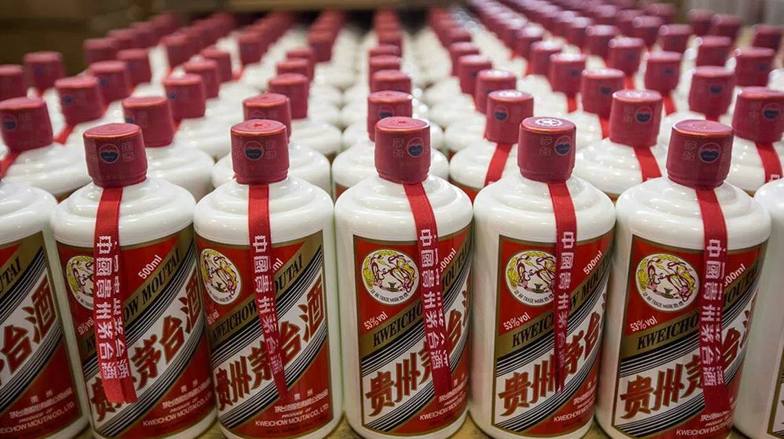 M-1331 中国明染付酒杯　 明末　砂高台