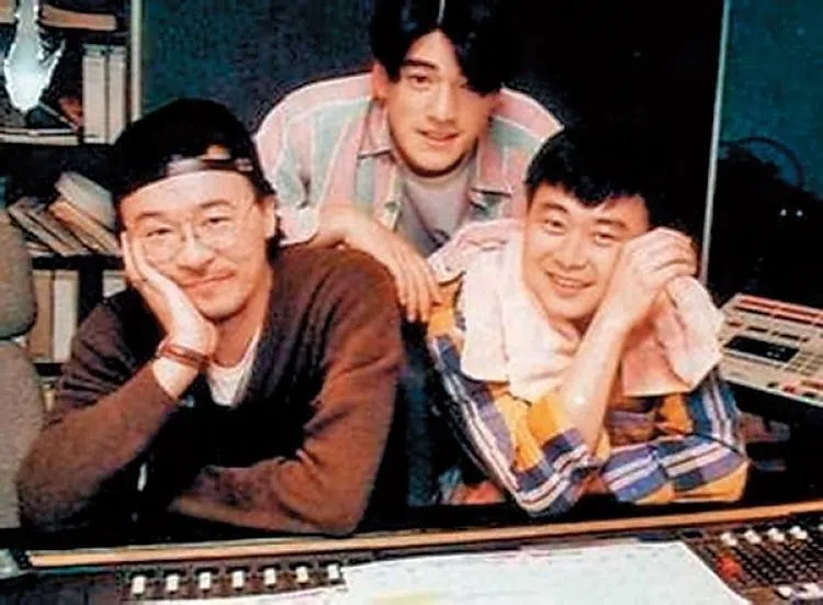还是歌手的金城武（中），当年和陈昇（右）及李宗盛亦师亦友。（互联网）