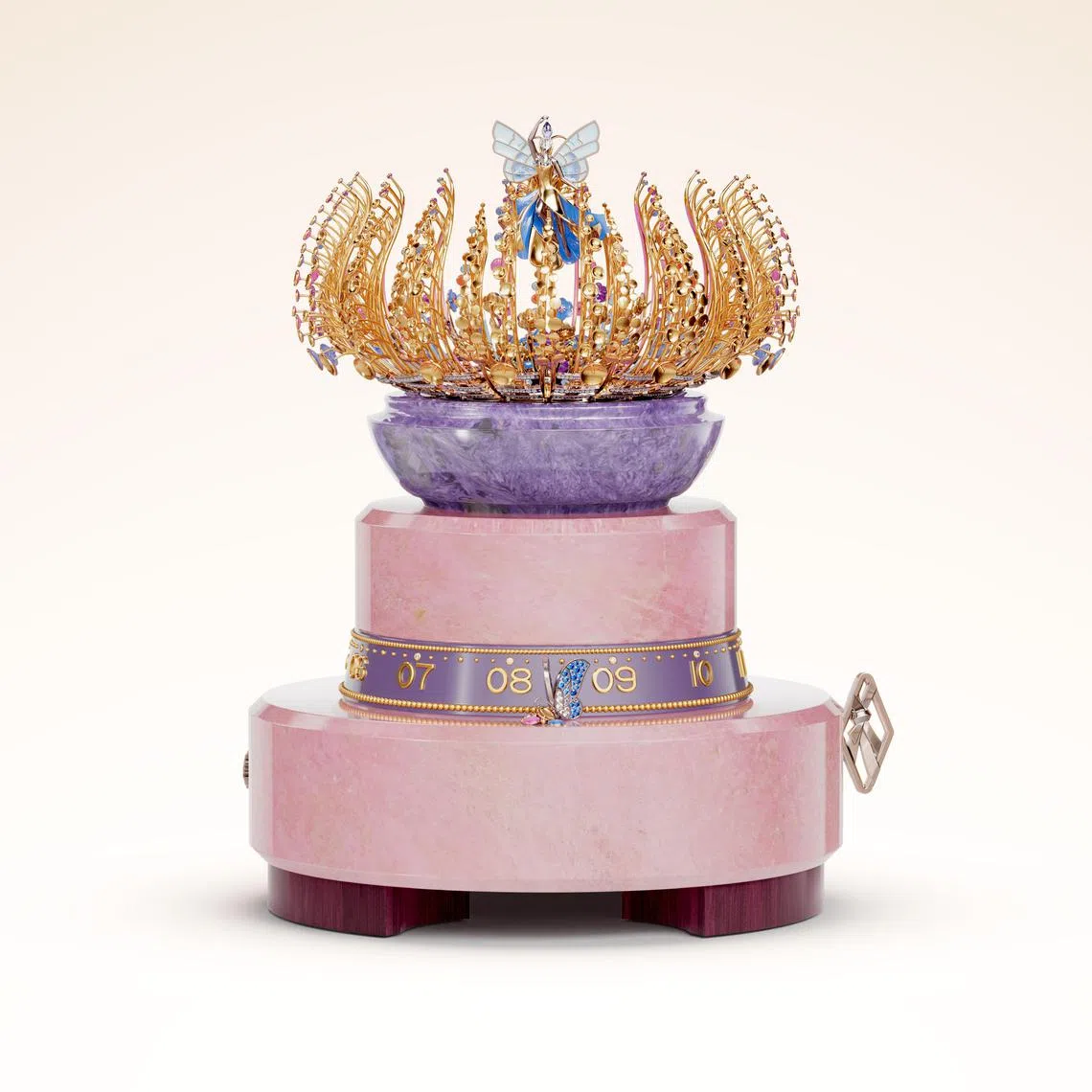 在流金仙子自动机械装置启动时，仙子在盛开的花田上起舞，挥动plique-à-jour彩绘玻璃珐琅翅膀。（梵克雅宝提供）