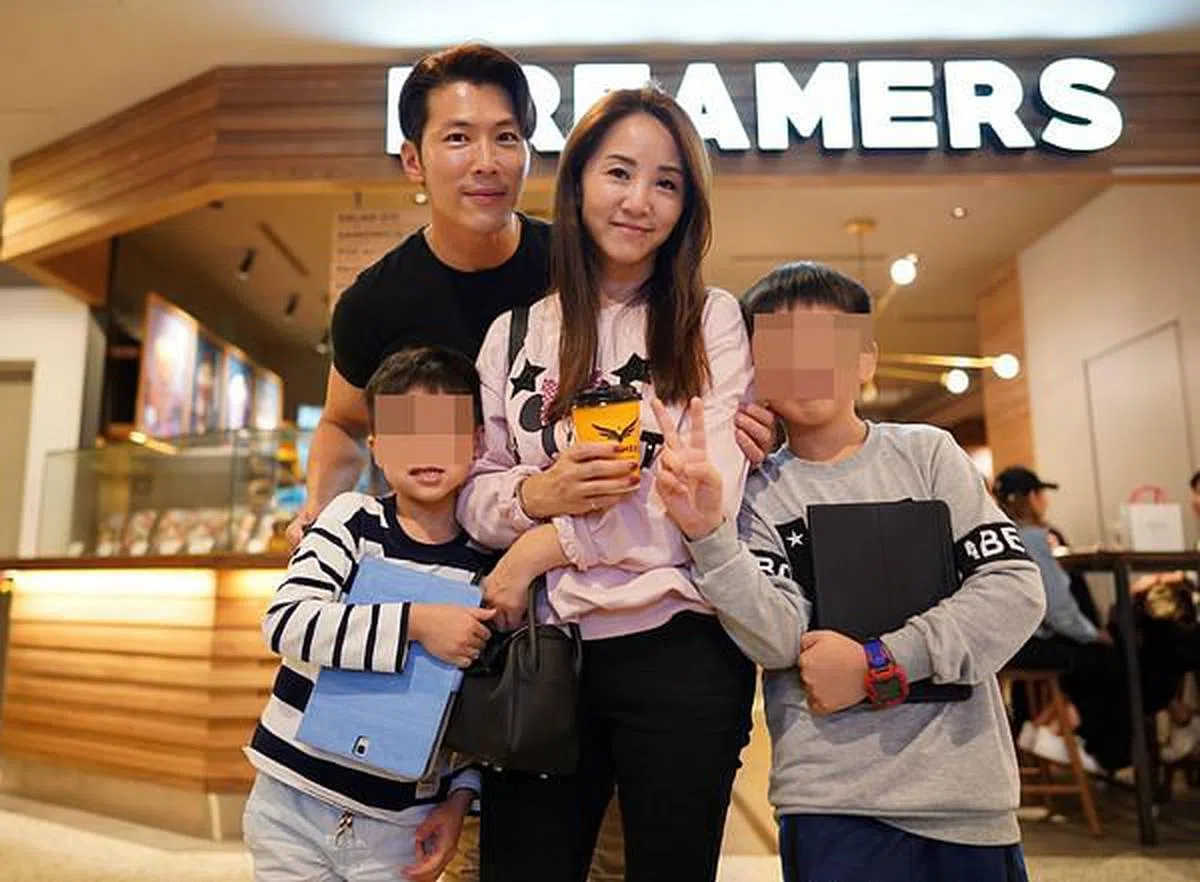 黄少祺很担心人在美国的妻子和儿子。（面簿）