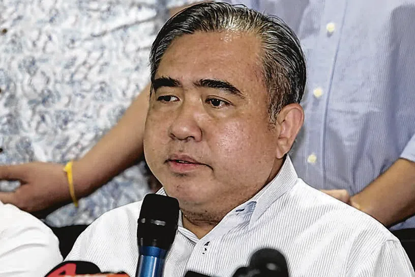 陆兆福提呈动议 交中央代表辩论是否续留政府