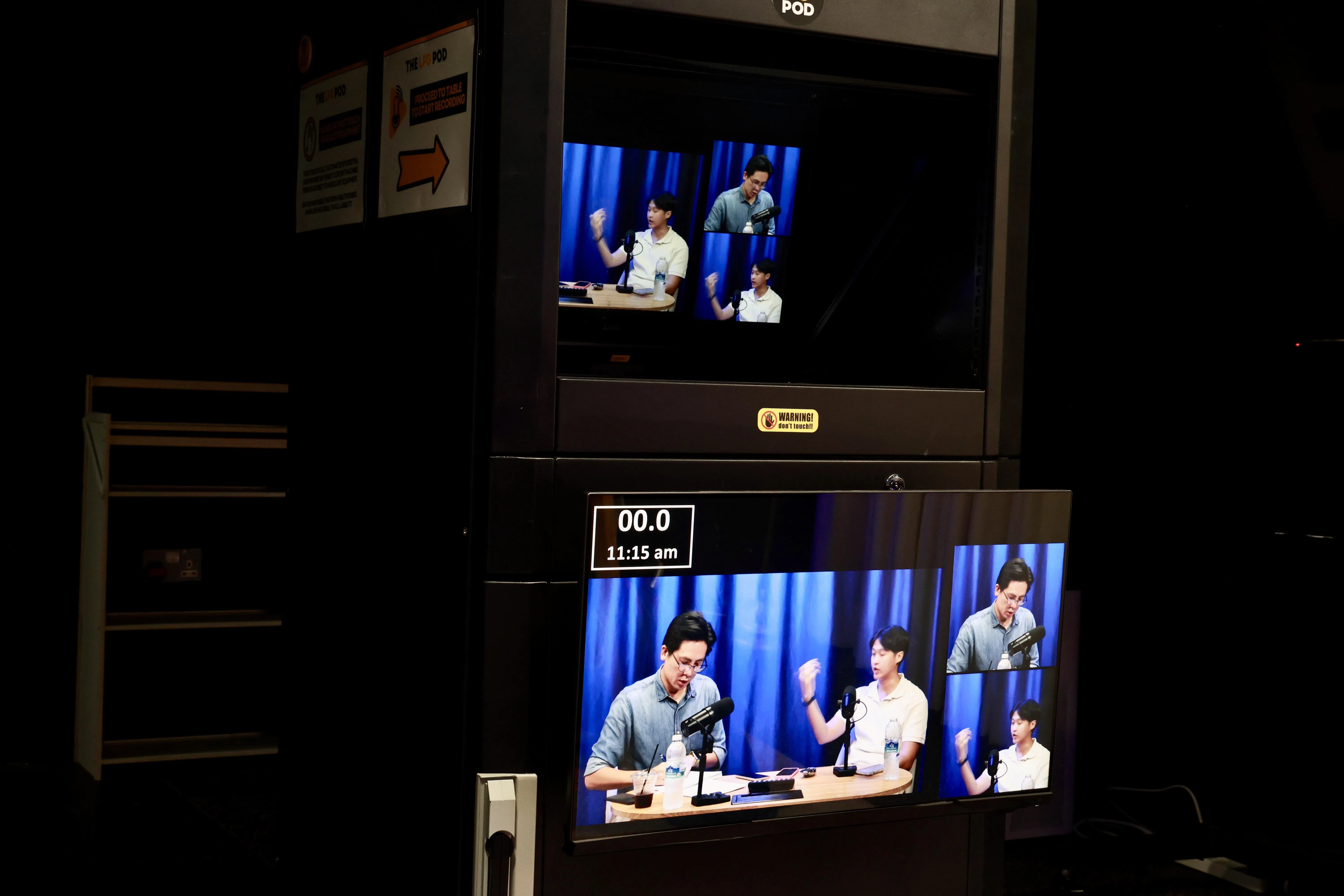 Spectra搭载了摄像机、提词器和一块屏幕，让用户在拍摄时能实时看到各种画面。（特约陈来福摄）