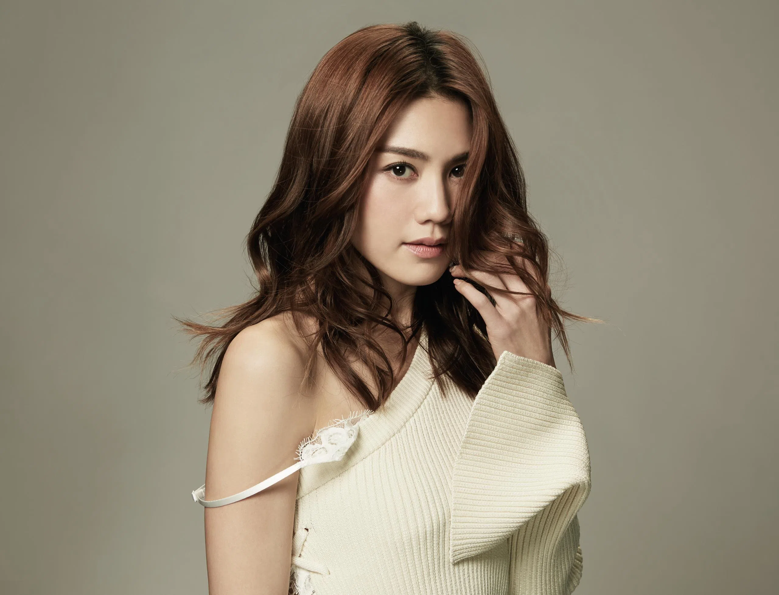 周秀娜饰演李灿森的太太，陪他走过人生高低起伏。（天下一电影制作、天下一马来西亚提供）