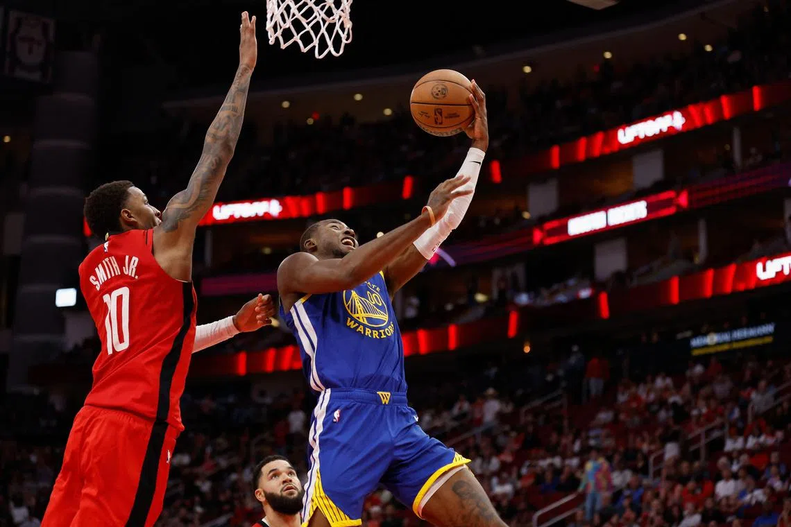 库明加（右）在加时赛发挥出色，为勇士锁定胜局。（法新社）