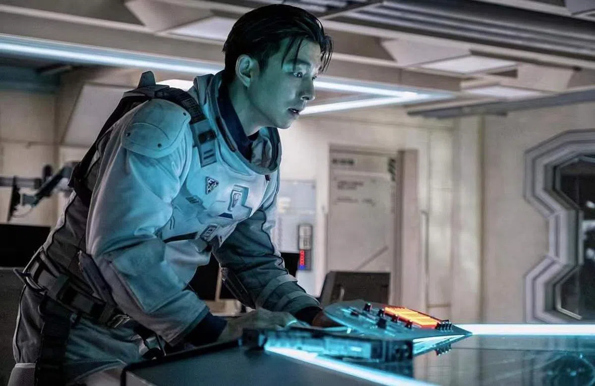 孔刘在剧中饰演探测队长韩允才。（图/IG）