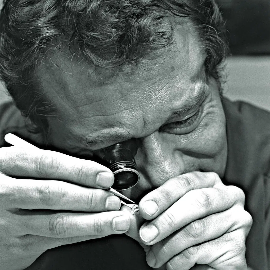 才华洋溢的尊纳14岁进入马赛制表学校学习，25岁时已能手工制作陀飞轮腕表。（尊纳提供）