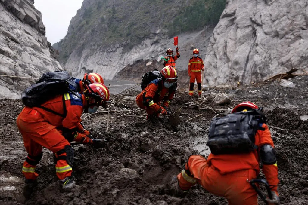 【视频】西藏泥石流死者增至43人 中国组织境外媒体赴灾区采访