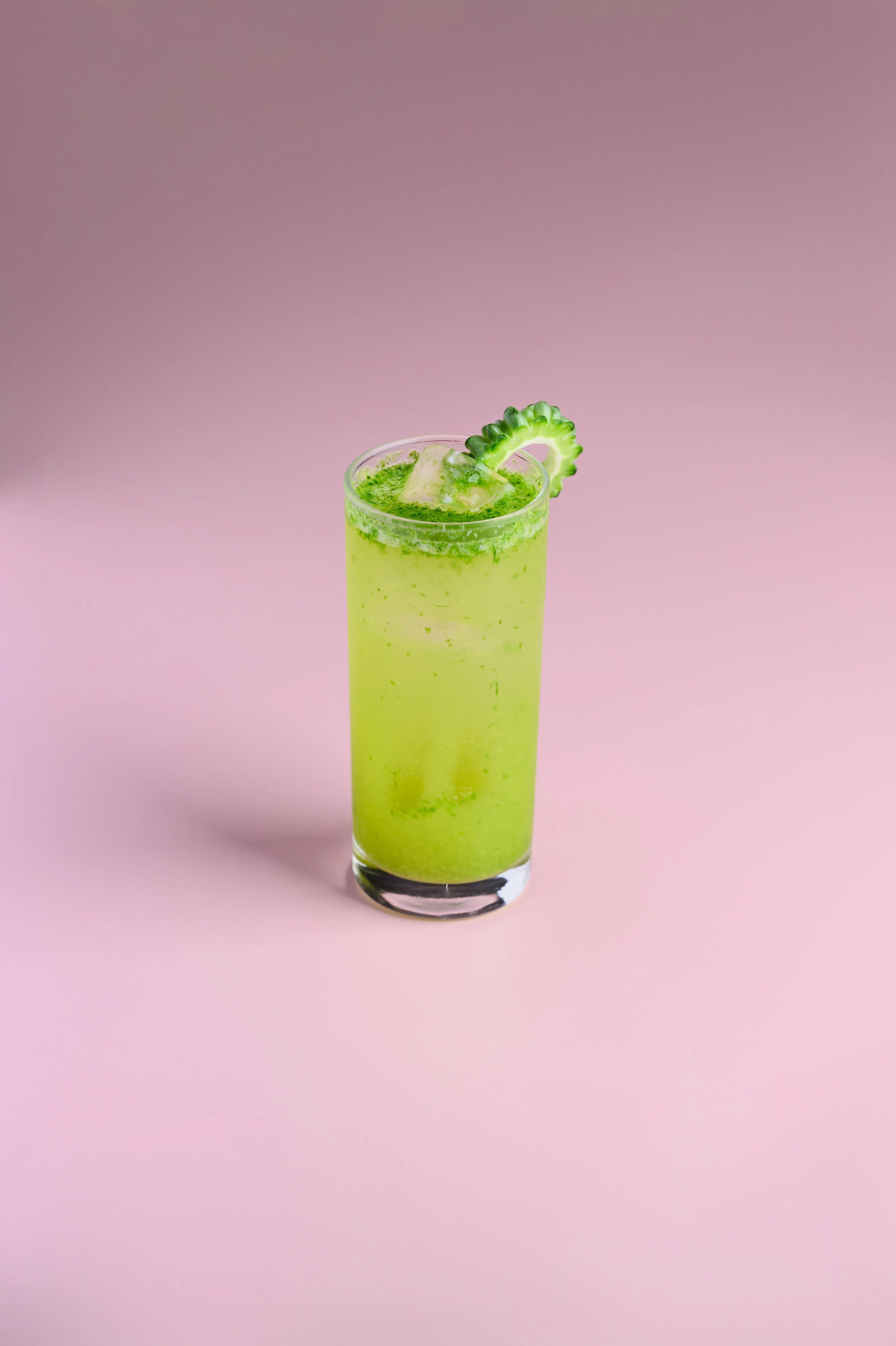 结合苦瓜、蜂蜜与冲绳香柠的饮料，入口清爽。（餐馆提供）