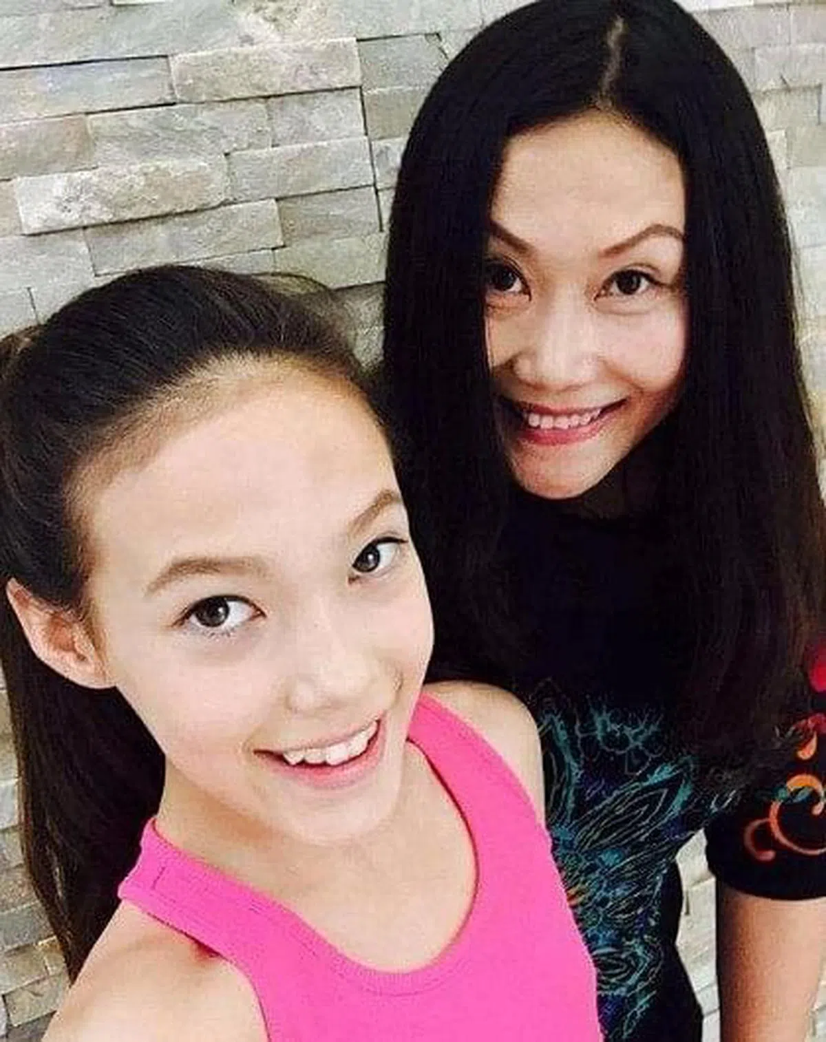 精英出身的母亲谷燕对女儿谷爱凌悉心栽培。（互联网）