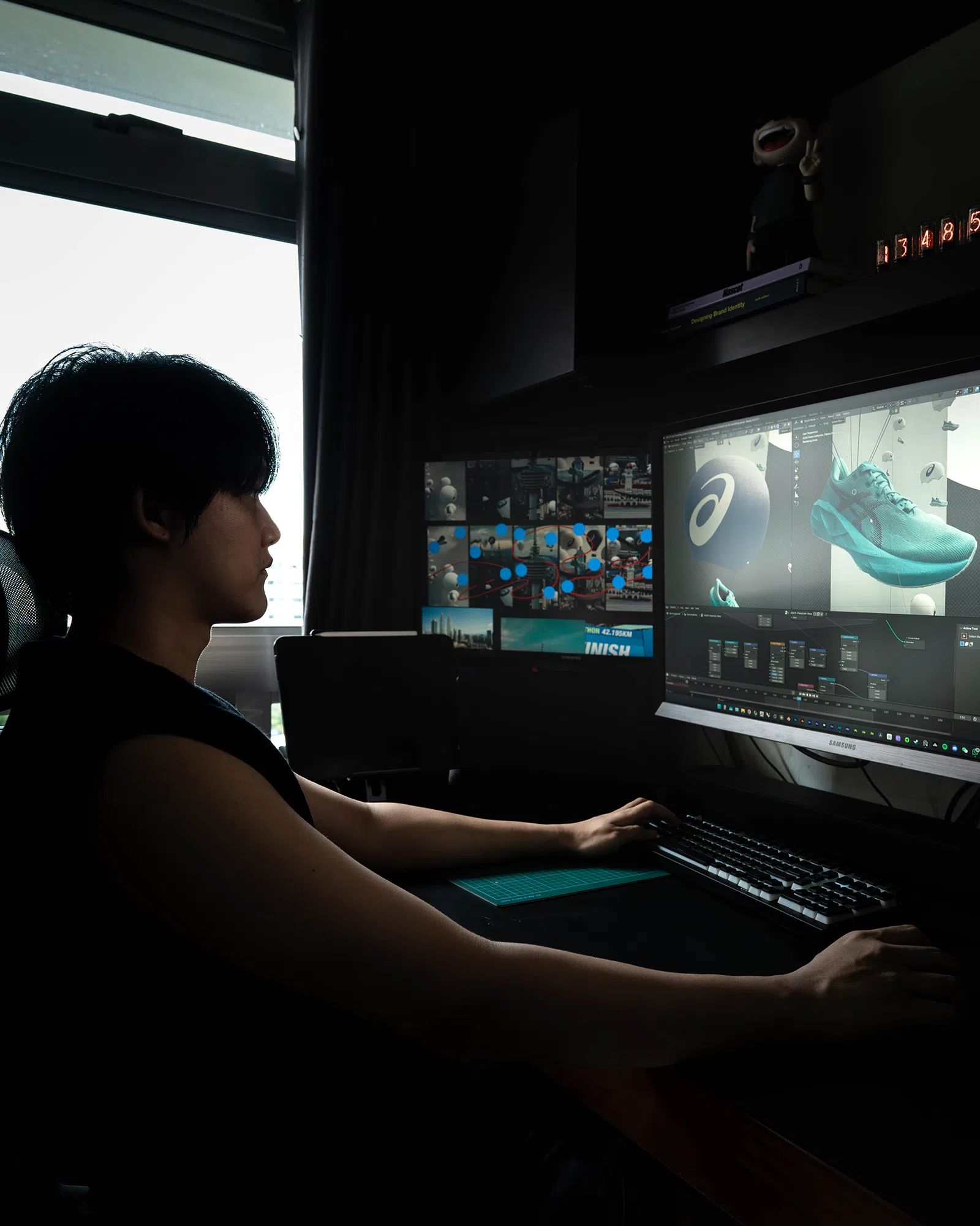 上网自学建模技巧，吴世民不断精进技艺。（受访者提供）