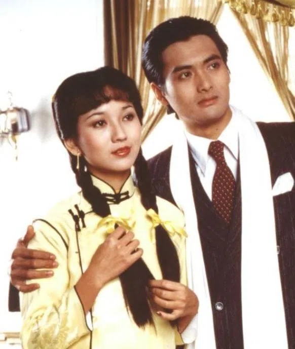 赵雅芝（左）和周润发多次搭档，其中以1980年拍摄的《上海滩》最为经典。（互联网）