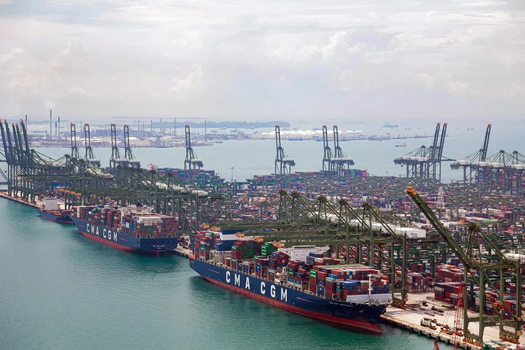 去年抵新船舶总吨位破32亿再创新高 集装箱吞吐量增8.6%