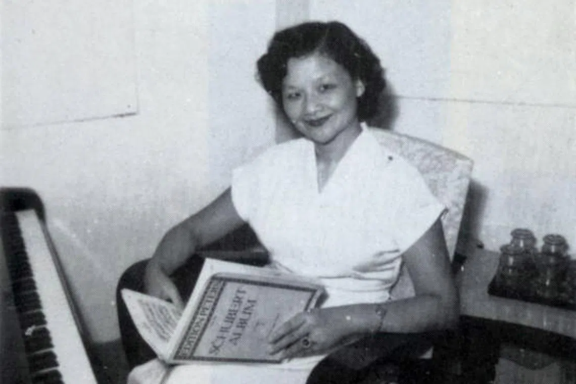 本地音乐家李豪曾担任巫启贤的音乐老师，她让后者意识到自己唱歌好听。（档案照）