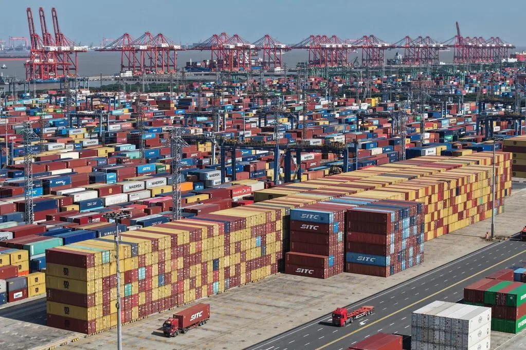 中国去年出口增6.1% 进口增0.5%