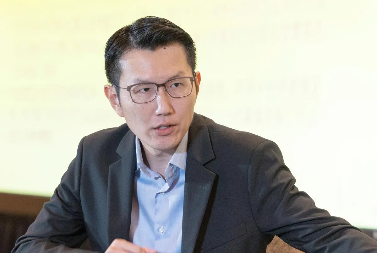 林勇翰表示在各种可持续投资策略中，负面筛选和ESG整合是最受投资者欢迎的方式。（陈来福摄）