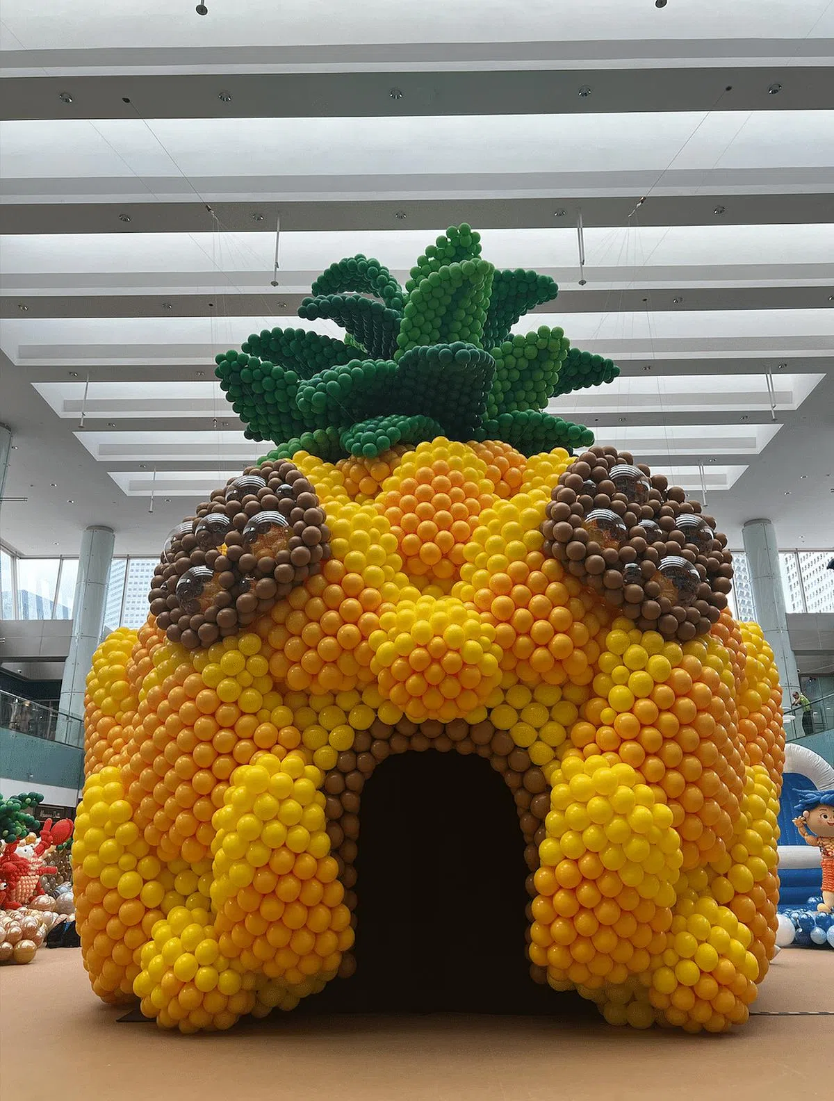 13米高的黄梨屋。（叶乐怡摄）