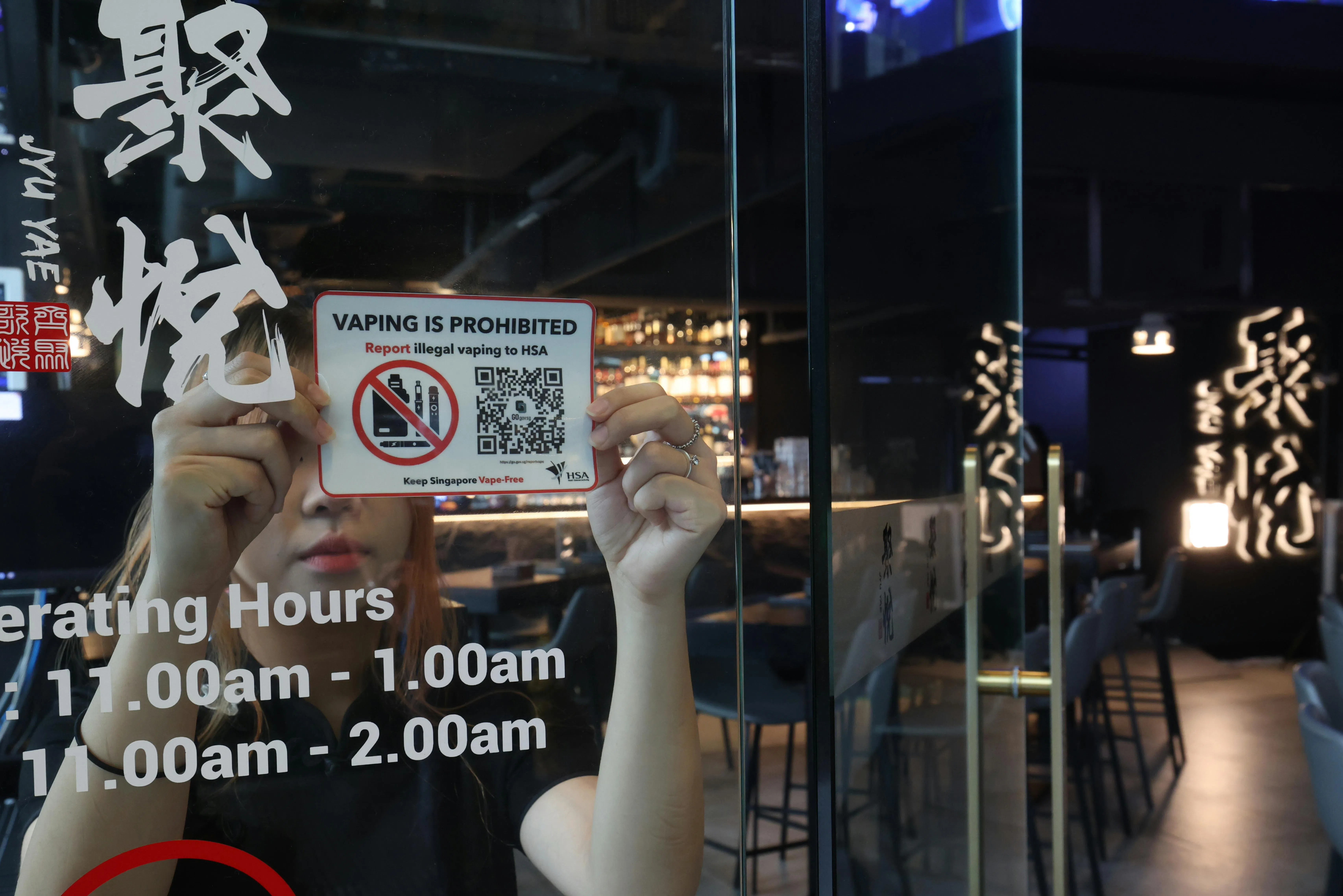 过去吸烟和滥用毒品是两套不同的行为，但现在电子烟已成为新的媒介，把一般吸烟和滥药混在一起，构成严重问题。（郑一鸣摄）