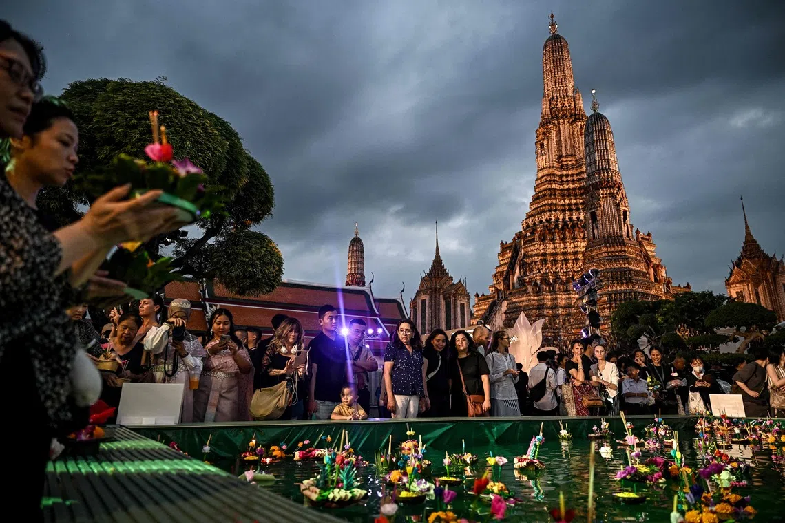 泰国水灯节垃圾减24％ 环保水灯占八成