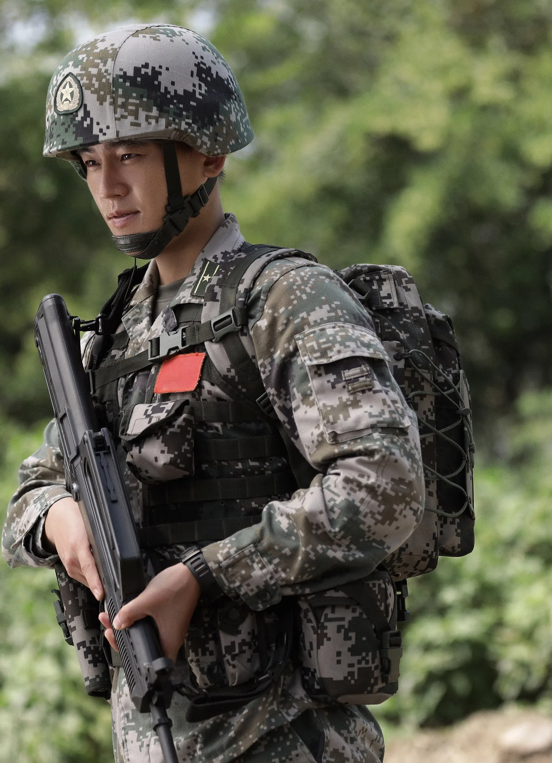 欧豪在《兵自风中来》中经历了从锋芒毕露、桀骜不驯到沉稳坚毅的成长与蜕变。（取自剧集微博）