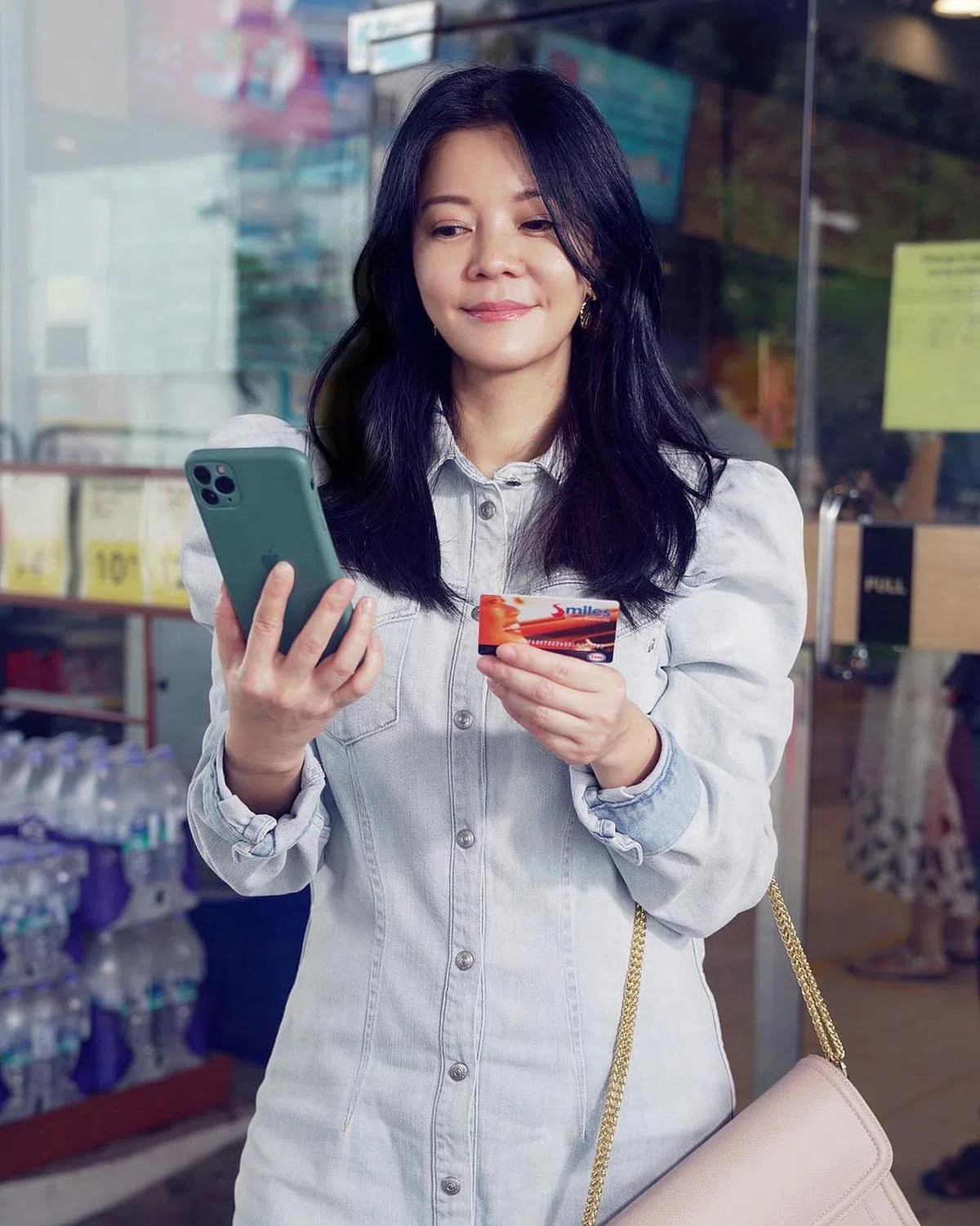 庄米雪拒绝透露手机号有没有换过。（IG）