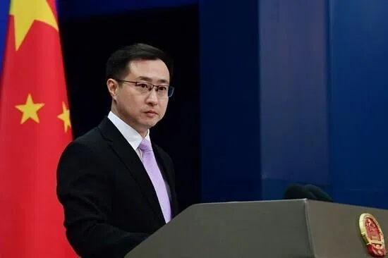 中国外交部：日现役军官携18厘米刀具翻墙闯使馆