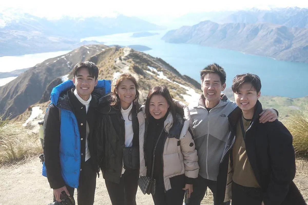 向云在家人的鼓励下成功挑战登山。（取自IG）