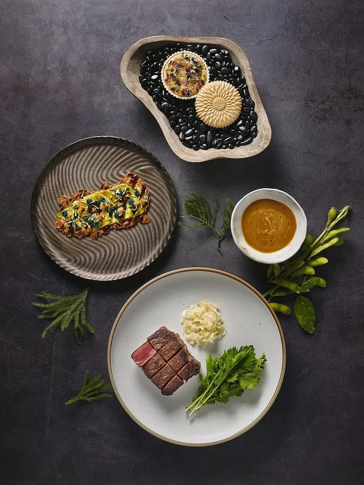 到Oumi用餐可边享用佳肴，边鸟瞰城市美景。（餐馆提供照片）