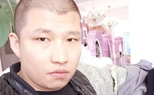 靠拍搞笑短视频，二驴在快手平台吸引4000万粉丝，后因炫富被封。（互联网）
