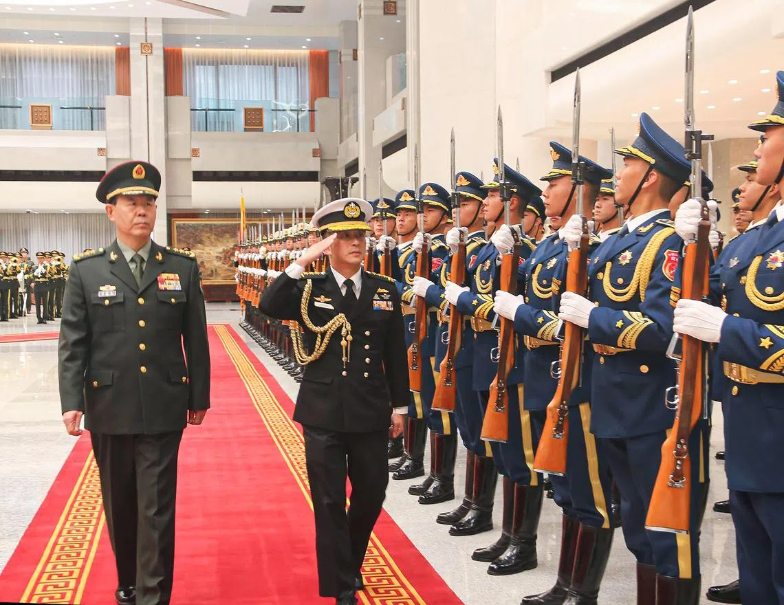 武装部队总长孟耀诚访中国 会见中共中央军委委员刘振立 | 联合早报