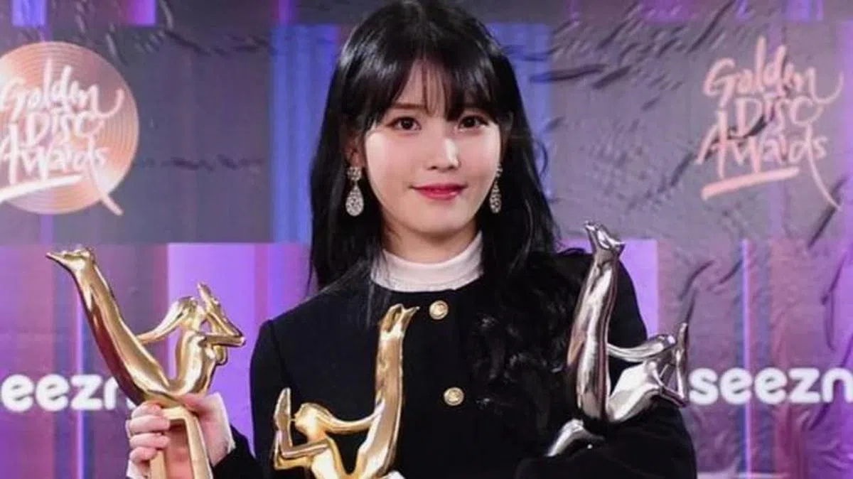 IU抱走数位音源年度大奖、唱片及数位音源本赏共3奖。（互联网）